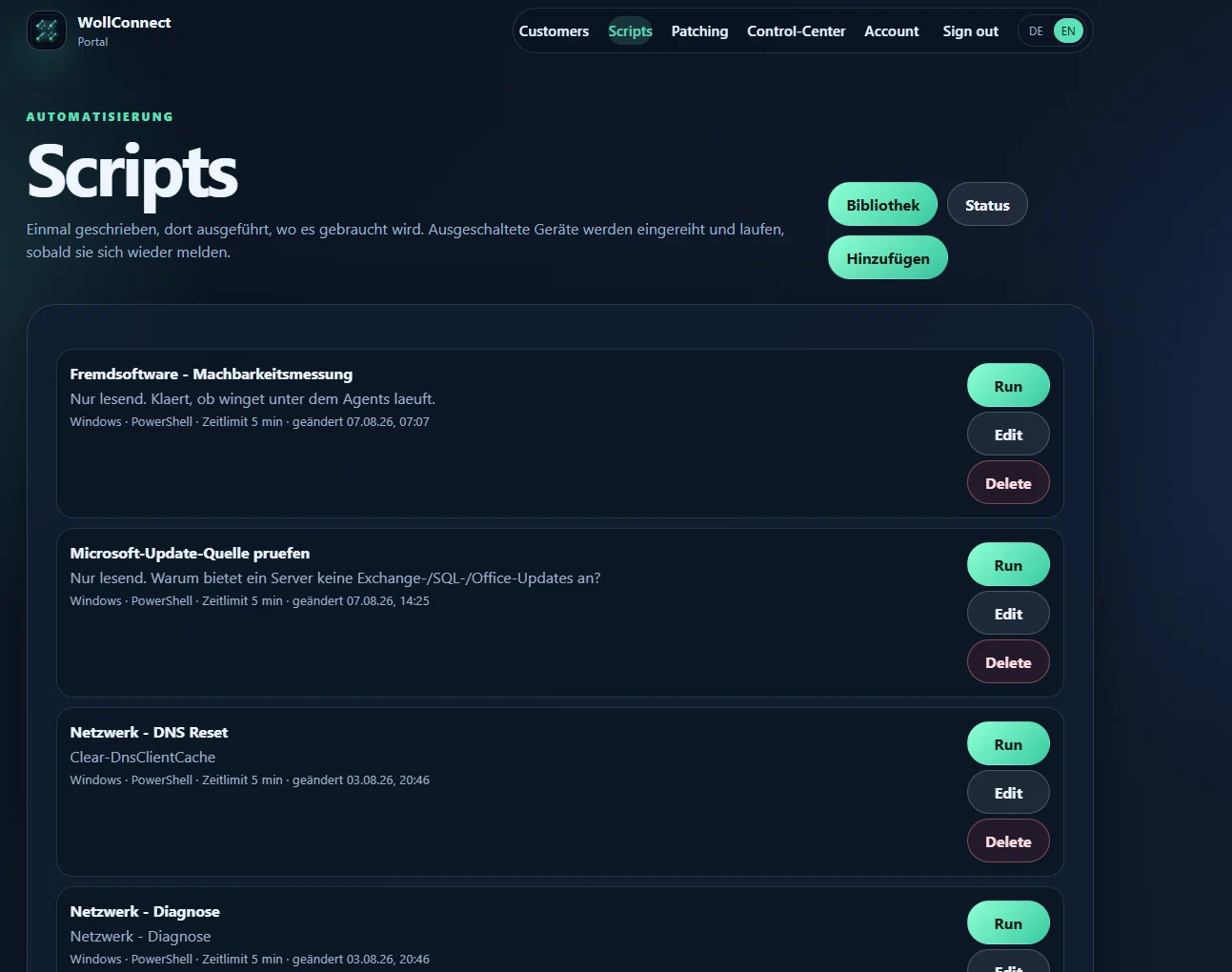 Script-Bibliothek im WollConnect Portal mit Einträgen für Netzwerkdiagnose, DNS-Reset und Windows-Update-Reparatur, jeweils mit Plattform und Zeitlimit.